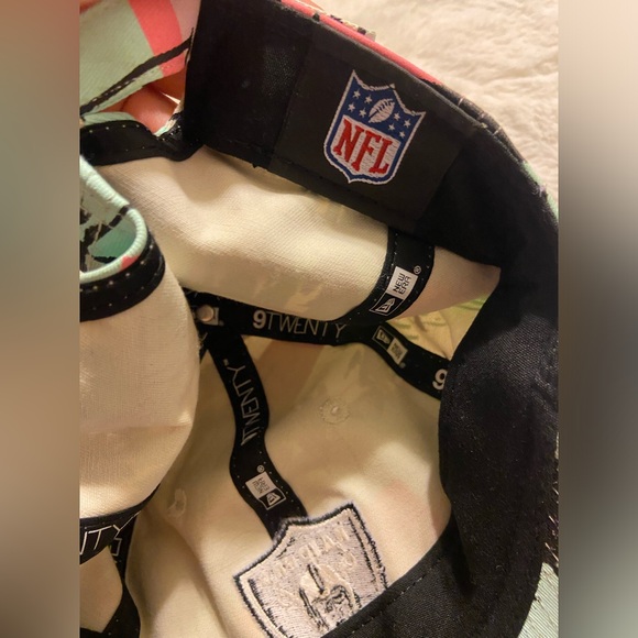 New Women’s New Era Las Vegas Raiders cream retro beachin 9Twenty adjustable cap - Picture 8 of 9